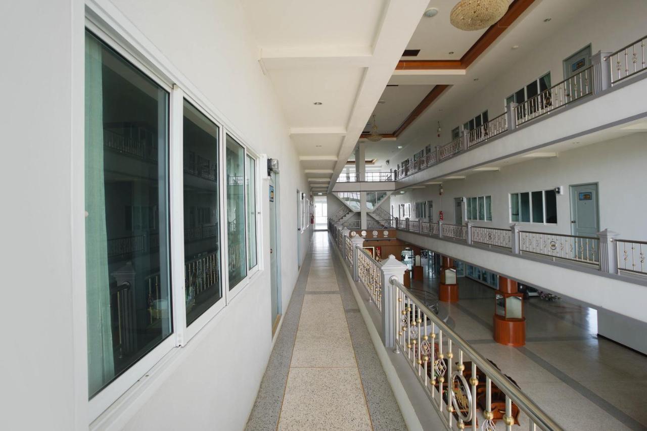 OYO 75394 Sakthong Grand Hotel Chiang Khong Exterior foto