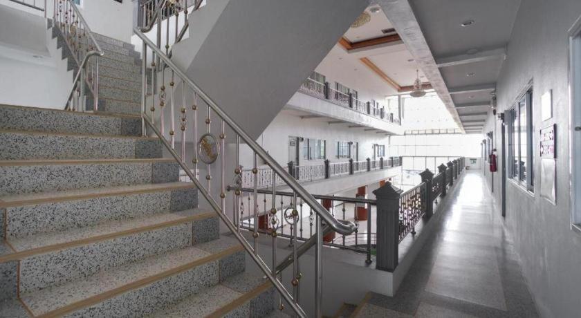 OYO 75394 Sakthong Grand Hotel Chiang Khong Exterior foto