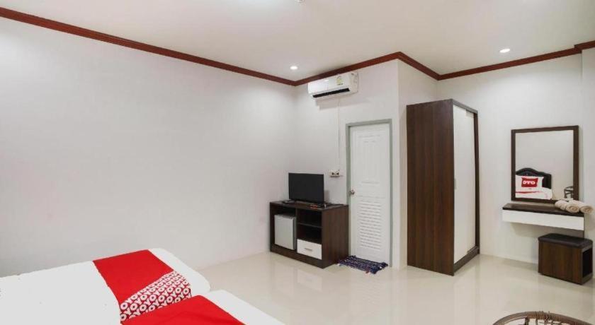 OYO 75394 Sakthong Grand Hotel Chiang Khong Exterior foto